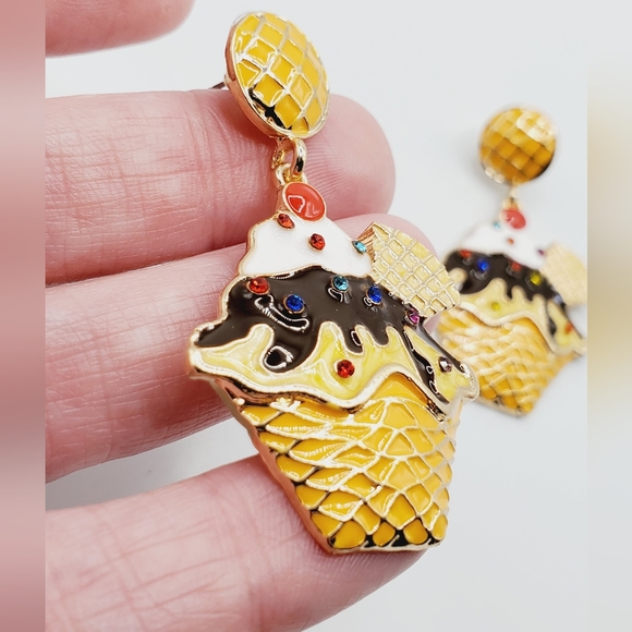 Ice cream sundae stud dangle earrings statement big 3D gold crystals sparkle new - Picture 7 of 8